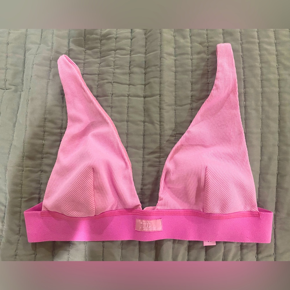 SKIMS Bubblegum bra